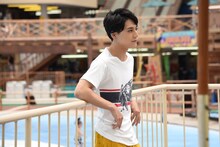 ユースケによるMCパート収録の様子。