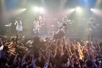 「BIGMAMAnniversary 2016～2017 MAMonthly Special『You Are The SPECIALS』」愛知・THE BOTTOM LINE公演の様子。（撮影：新澤和久）