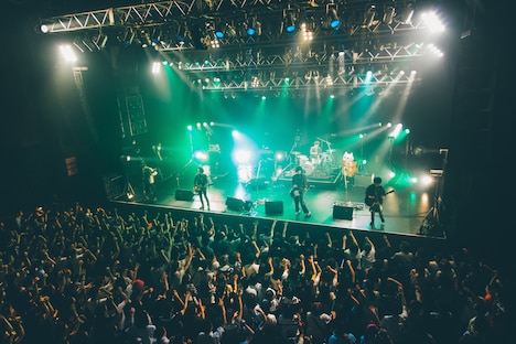 Suck a Stew Dry「N/A ～Ninja Action Tour～」東京・TSUTAYA O-EAST公演の様子。（撮影：永峰拓也）