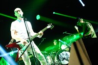 メイナード・プラント（Vo, G）