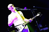 メイナード・プラント（Vo, G）