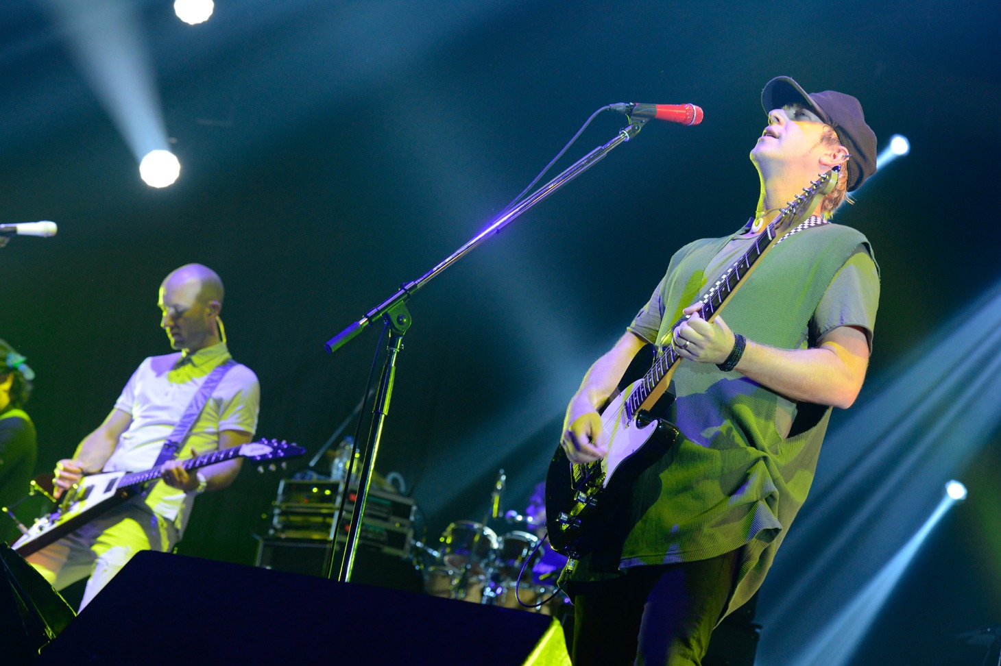 左からメイナード・プラント（Vo, G）、ブレイズ・プラント（Vo, G）。