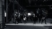GLAY「[DEATHTOPIA]」MVのワンシーン。