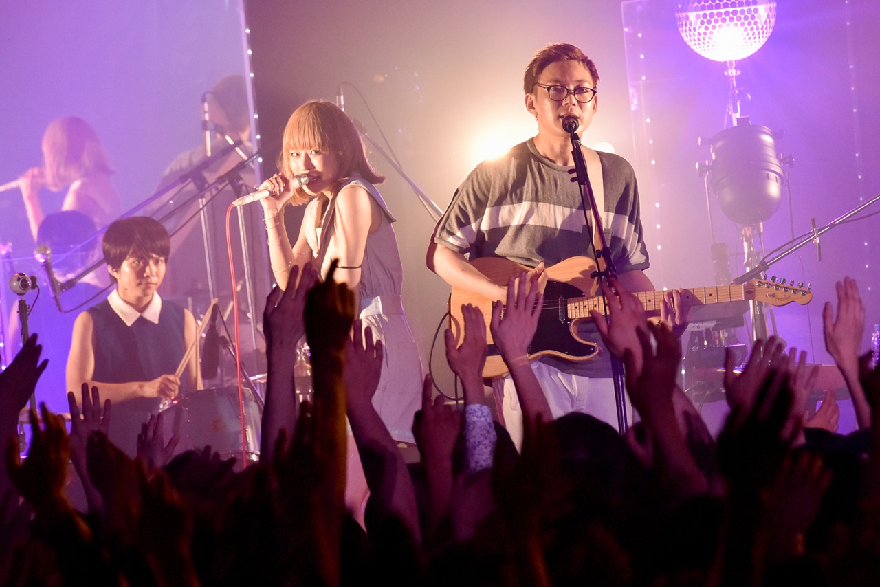 Awesome City Club「Awesome Talks -One Man Show 2016-」東京・LIQUIDROOM公演の様子。（撮影：古溪一道）