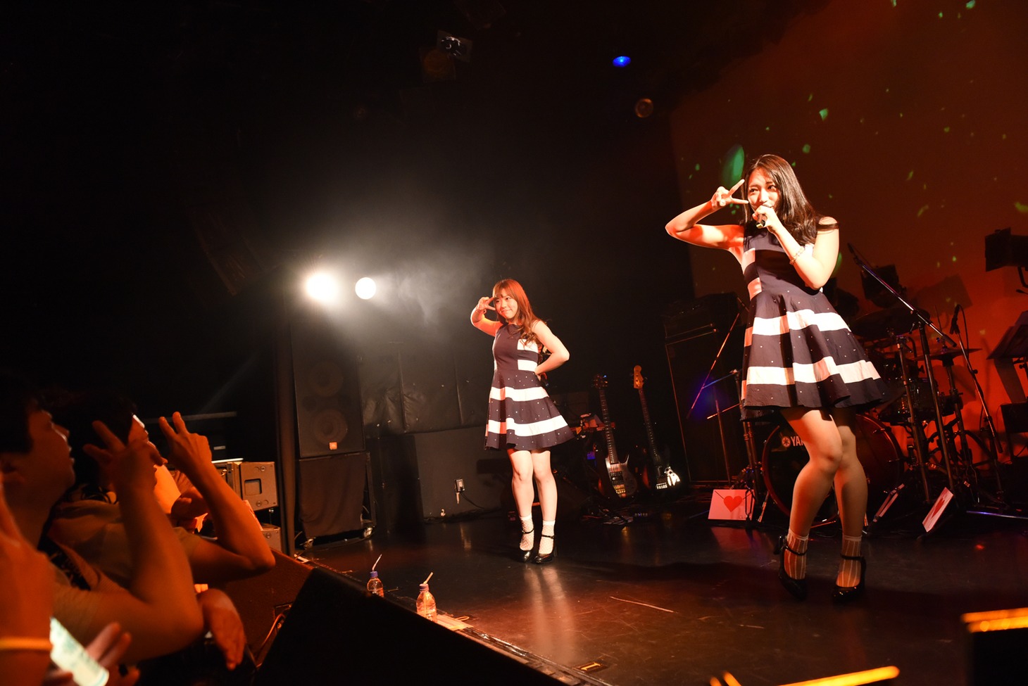 WHY@DOLLワンマンライブ「SUMMER～MUSIC OF（EN）JOY～」の様子。