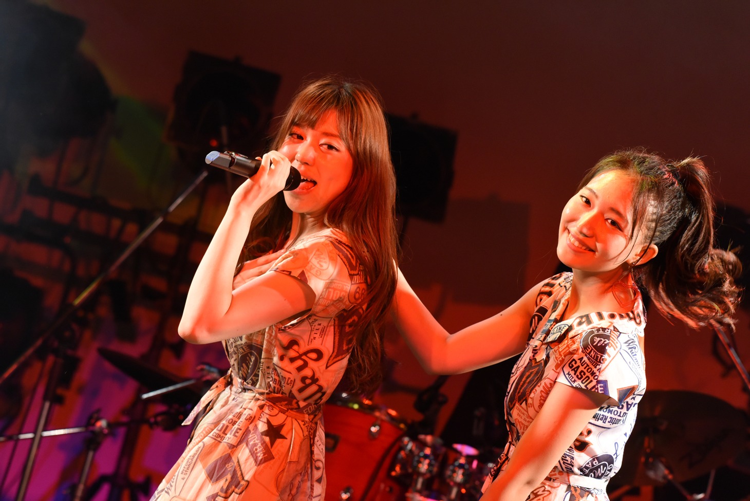 WHY@DOLLワンマンライブ「SUMMER～MUSIC OF（EN）JOY～」の様子。