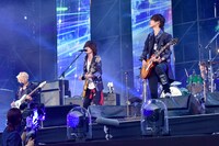 「BUMP OF CHICKEN STADIUM TOUR 2016 "BFLY"NISSAN STADIUM 2016/7/16,17」日産スタジアム公演の様子。（撮影：古渓一道）