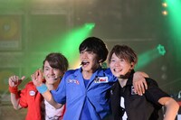 左からMASAKI、TAKUMI、RYUJI。