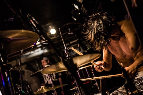 Bunta（Dr, Cho）（撮影：ヤマダマサヒロ）