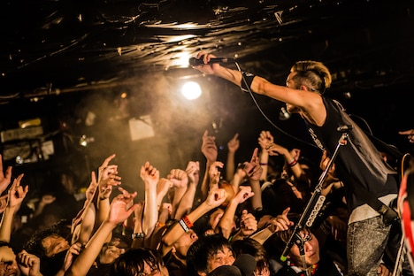 Jose（Vo, G）（撮影：ヤマダマサヒロ）