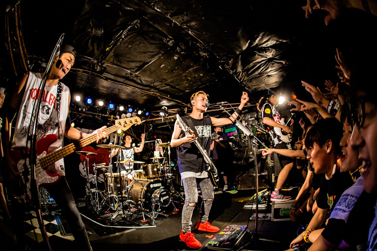 TOTALFAT、フローラルで汁だく!?大盛況の女祭＆漢祭