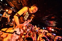 Shun（Vo, B）（Photo by AZUSA TAKADA）