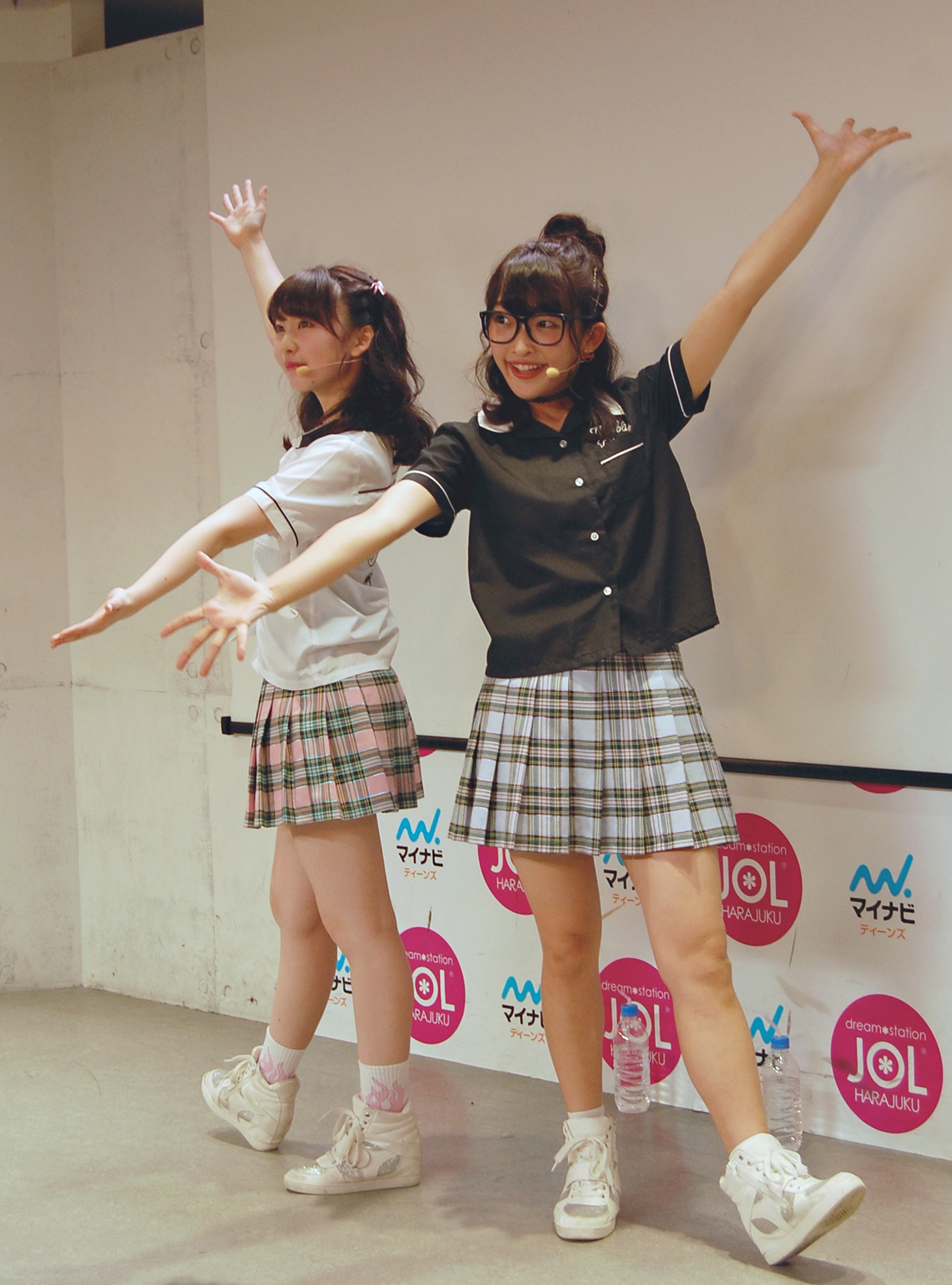 まこみな（写真提供：Virgin Music）