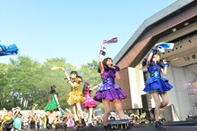 たこやきレインボー「オオサカアイドルフェスティバル 2016」の様子。