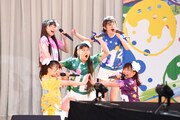 たこやきレインボー「オオサカアイドルフェスティバル 2016」の様子。