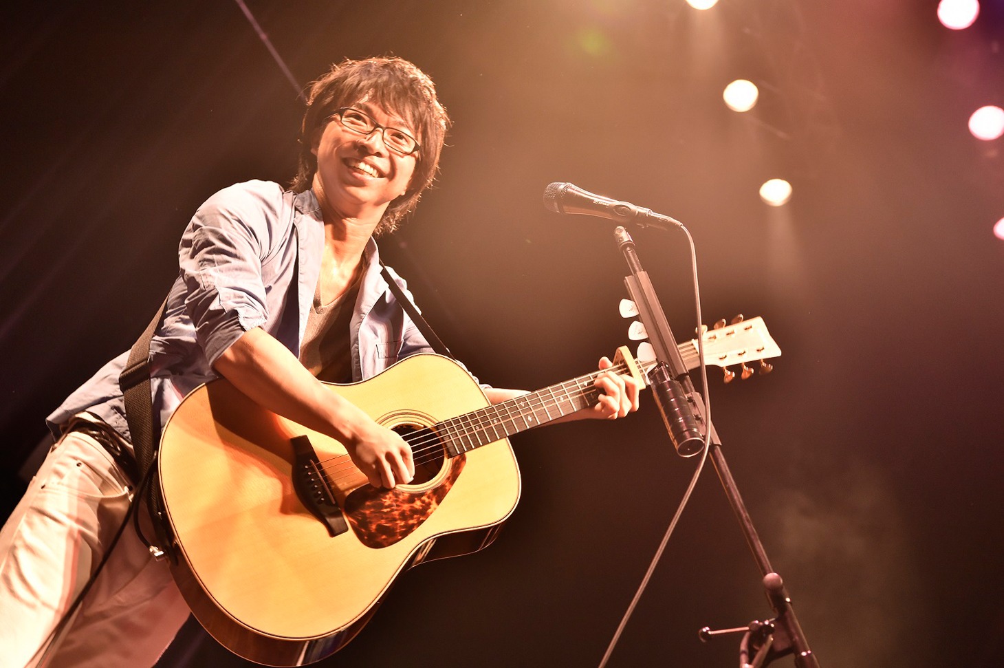 橋口洋平（Vo, G）（写真提供：EPICレコードジャパン）