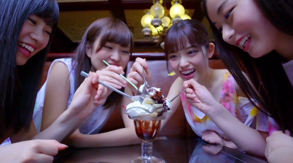乃木坂46「白米様」ミュージックビデオのワンシーン。
