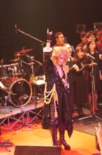 「KAMIJO生誕祭『Rose Fes -Supported by UUUU-』」の様子。 （写真提供：ワーナーミュージック・ジャパン）