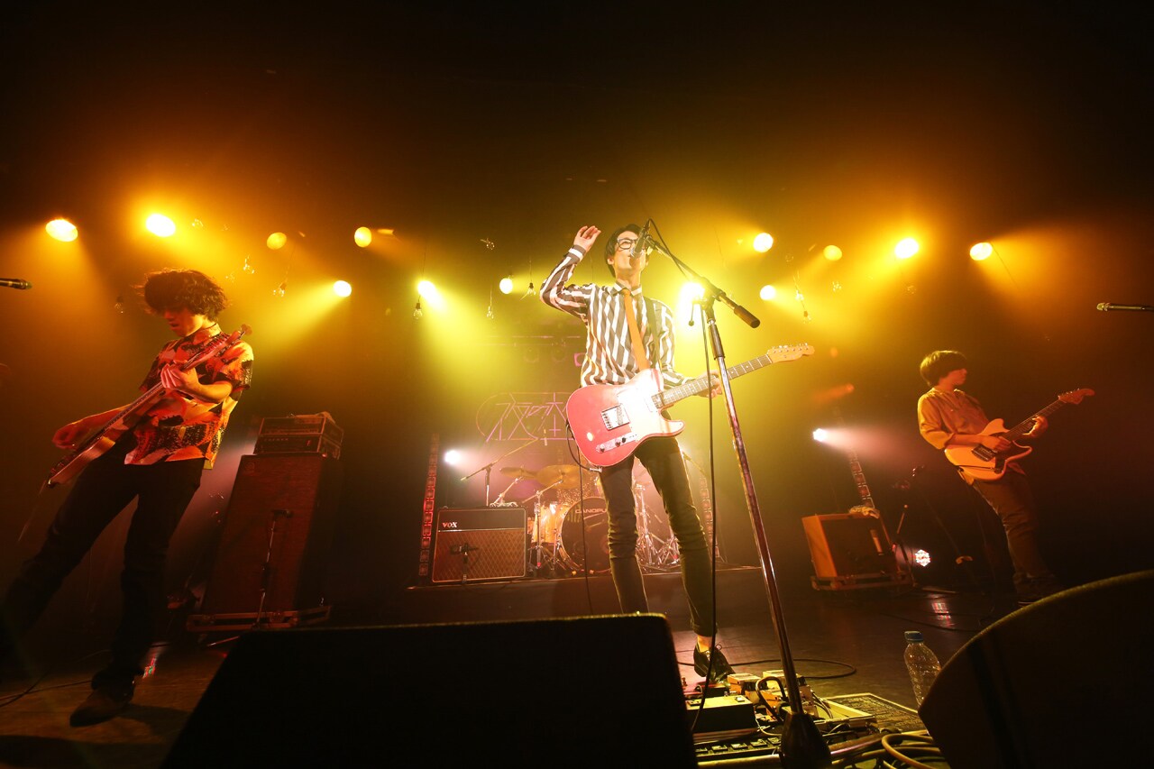 夜の本気ダンス、盤石のアンサンブルと新旧の楽曲で魅せたリキッド単独公演