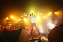 夜の本気ダンス「WONDERFUL! DANCEABLE! ENSEMBLE!」東京・LIQUIDROOM公演の様子。（撮影：石崎祥子）