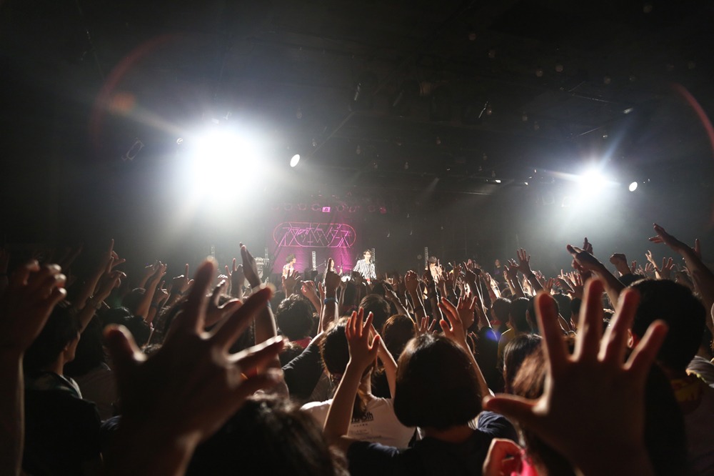 夜の本気ダンス「WONDERFUL! DANCEABLE! ENSEMBLE!」東京・LIQUIDROOM公演の様子。（撮影：石崎祥子）