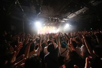 夜の本気ダンス「WONDERFUL! DANCEABLE! ENSEMBLE!」東京・LIQUIDROOM公演の様子。（撮影：石崎祥子）