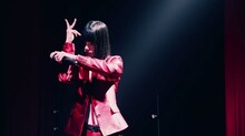 平手友梨奈「渋谷からPARCOが消えた日」ミュージックビデオのワンシーン。