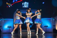 左から永野愛理、高木美佑、田中美海。（写真提供：DIVE II entertainment）