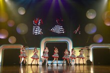 Wake Up, Girls!ツアー「あっちこっち行くけどごめんね！」舞浜アンフィシアター公演の様子。（写真提供：DIVE II entertainment）