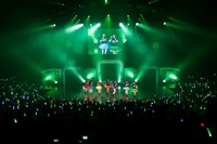 Wake Up, Girls!ツアー「あっちこっち行くけどごめんね！」舞浜アンフィシアター公演の様子。（写真提供：DIVE II entertainment）