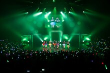 Wake Up, Girls!ツアー「あっちこっち行くけどごめんね！」舞浜アンフィシアター公演の様子。（写真提供：DIVE II entertainment）