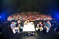 「植田真梨恵SPECIAL LIVE "PALPABLE! BUBBLE! LIVE! -SUMMER 2016-“」東京・赤坂BLITZ公演の様子。（撮影：竹谷さくら）