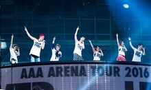 「AAA ARENA TOUR 2016 -LEAP OVER-」幕張メッセ9-11ホール7月3日公演の様子。 （写真提供：エイベックス・ミュージック・クリエイティヴ）