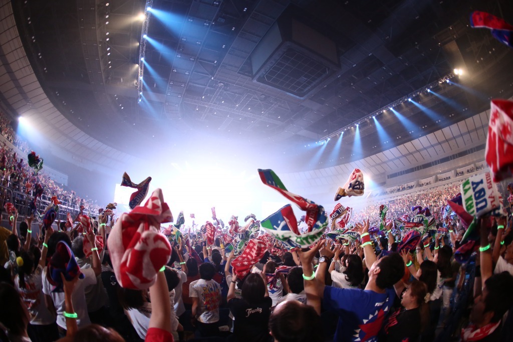 ファンキー加藤ワンマンライブ「I LIVE YOU 2016 in 横浜アリーナ」7月23日公演の様子。（撮影:笹原清明 / 堂園博之）