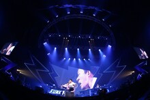 ファンキー加藤ワンマンライブ「I LIVE YOU 2016 in 横浜アリーナ」7月23日公演の様子。（撮影:笹原清明 / 堂園博之）