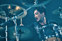 悠（Dr）（撮影：土屋良太）