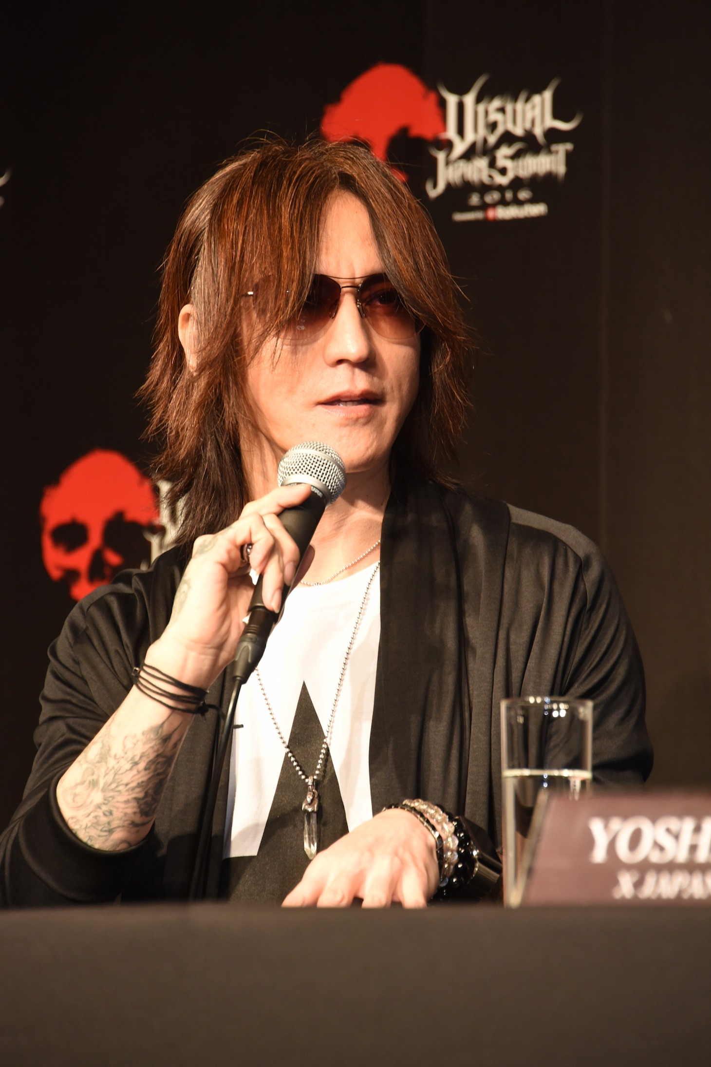 SUGIZO（LUNA SEA, X JAPAN）