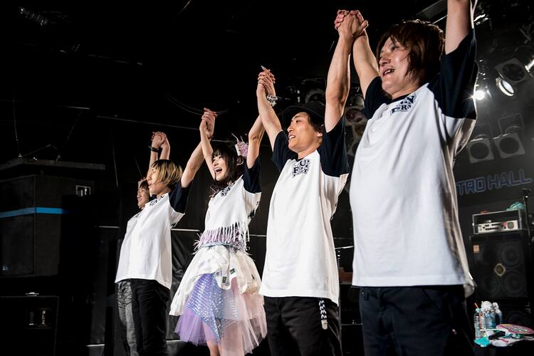 いろんな幕を開けていきたい 渡部優衣 うれしさと感謝にあふれた初ワンマン 音楽ナタリー いろんな幕を開けていきたい 渡部優衣 うれしさと感謝にあふれた初ワンマン 音楽ナタリー