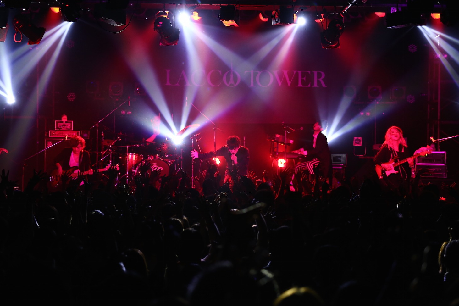 「LACCO TOWER 『心臓文庫』リリースツアー“心造旅行” 【独奏演奏会】」の様子。
