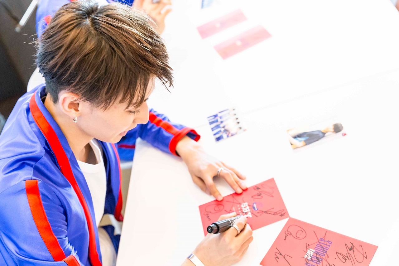 「“CUBERS結成1周年記念日”3rd SG DVD盤発売&JUNON CUBERS 3P特集記念！ SPECIAL EVENT」の様子。（撮影：牛島康介）