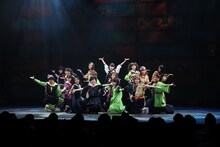 「舞台『マジすか学園』～Lost In The SurperMarket～」 のワンシーン。(c)AKS