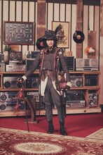 オダギリジョー扮するMr.グレープフルーツ。（Photo by Tsutomu Ono）