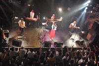 南波志帆「THE NANBA SHOW 『meets sparkjoy』 tour 2016☆」最終公演の様子。