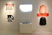 東京スカパラダイスオーケストラの展示作品「TOKYO SKA 1989-2016」。