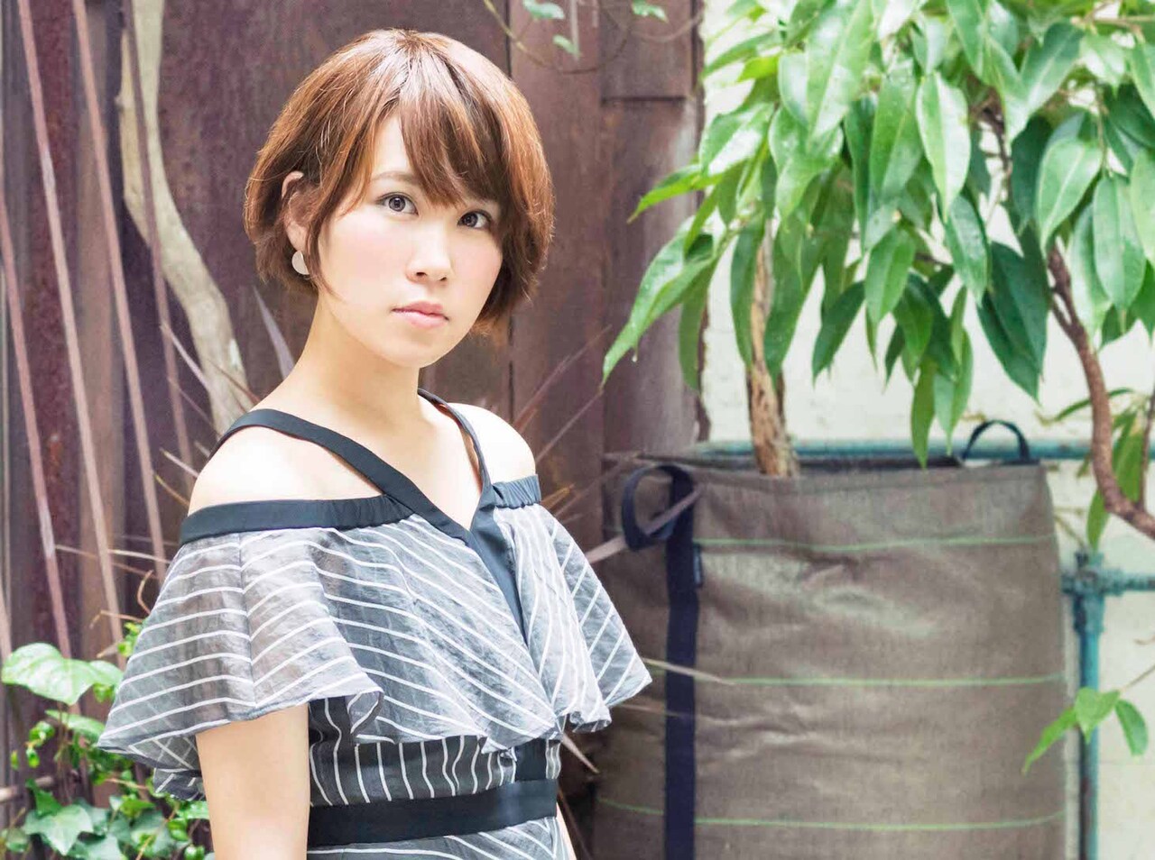 丸本莉子、軽快なラブソング「ガーベラの空」配信リリース