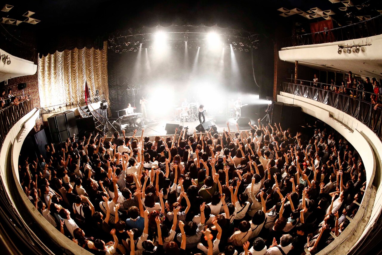 「花瓶の花」の大合唱！石崎ひゅーい、ファンと作り上げた“100点”ライブ