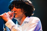 石崎ひゅーい（撮影：上飯坂一）