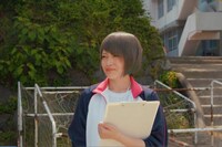 「シャトルラン」ミュージックビデオのワンシーン。