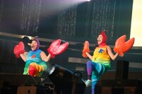 オープニングアクトを務めたケロポンズ（撮影：山内洋枝）