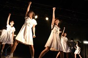 アイドルネッサンス 1stツアー「君の街まで訪ねるネッサンス!!」東京・新宿BLAZE公演の様子。
